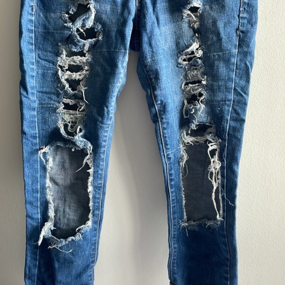 Distressed Old Navy Capris Size 4 - Picture 2 of 8